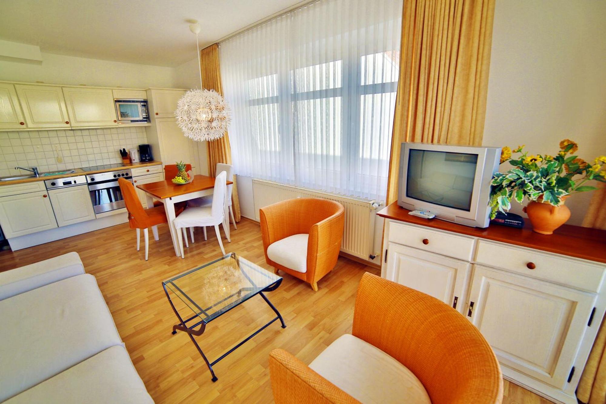 Ferienwohnung Binzer Strandgut Im Haus Jahreszeiten Binz Ngoại thất bức ảnh
